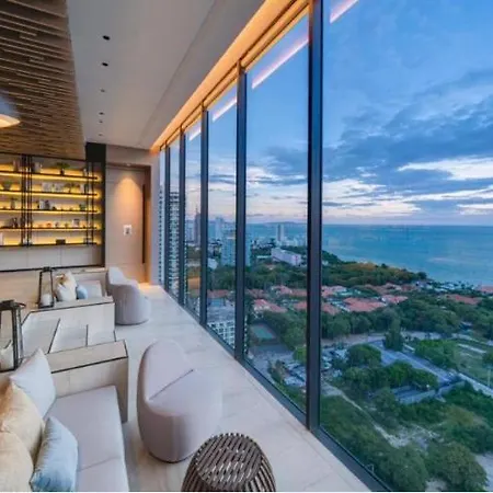 Beachfront 1Br Condo With Breathtaking Views Pattaya Exterior photo