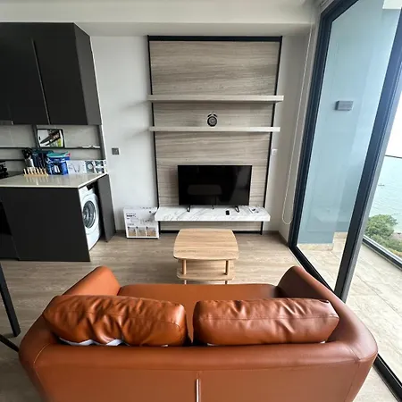 Beachfront 1Br Condo With Breathtaking Views Pattaya Exterior photo